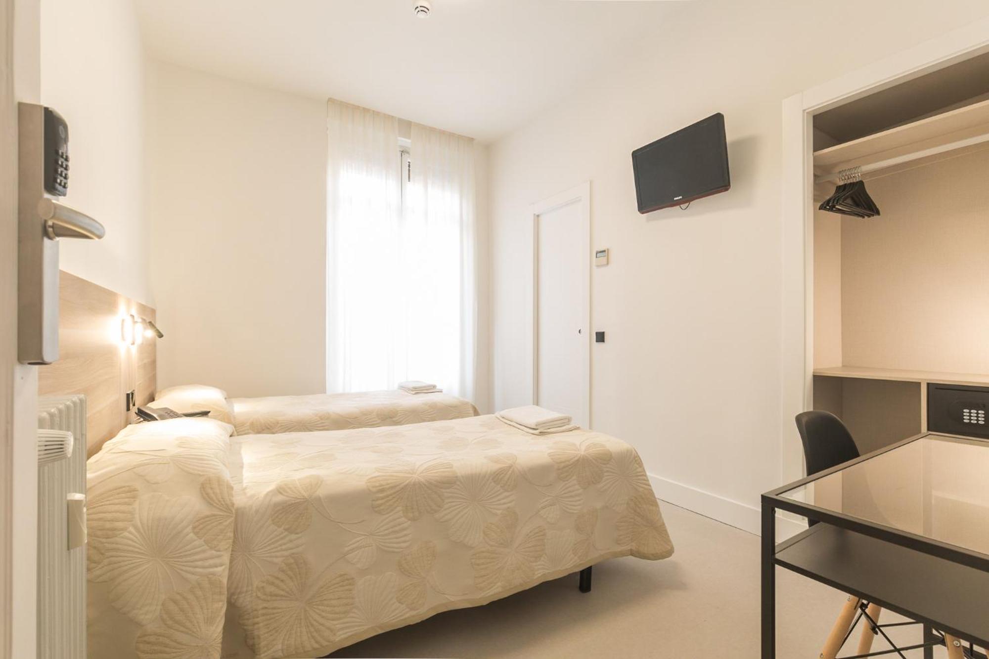 Hostal Excelsior Madrid Exteriör bild
